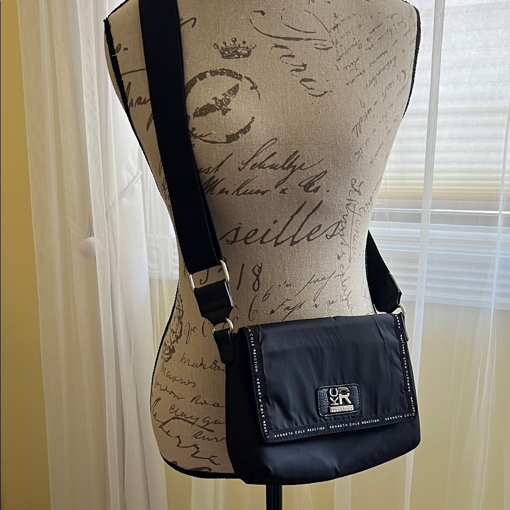 Kenneth Cole Reaction Black Crossbody Bag